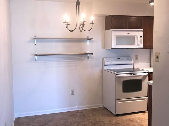 4th image of 7701 Flannagan Ct APT 8
