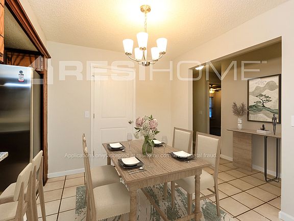 5th image of 914 W Ridgecrest Way