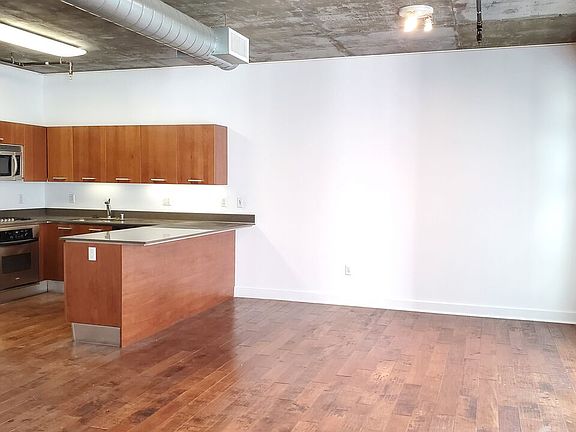 2nd image of 645 W 9th St APT 634