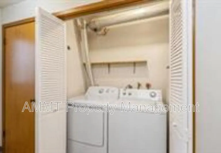 740 Westwinds Dr #2 — Photo 9