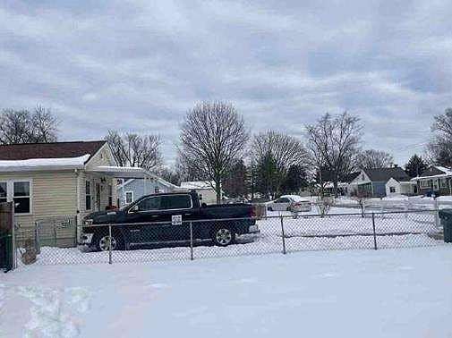 2nd image of 3003 Hiawatha St