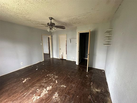 4th image of 102 W Mesquite St #B
