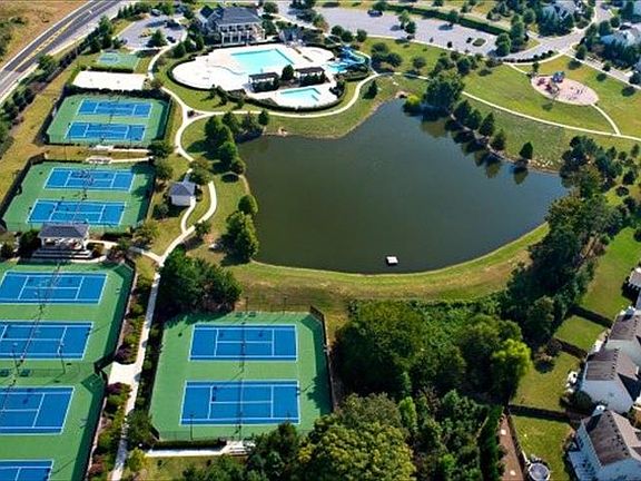 12 Tennis Courts