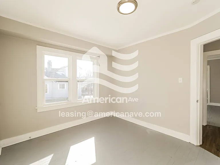 556912_012_bedroom_14325548.jpg