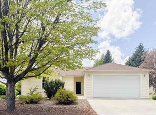 1937 Vandal Dr, Moscow, ID 83843