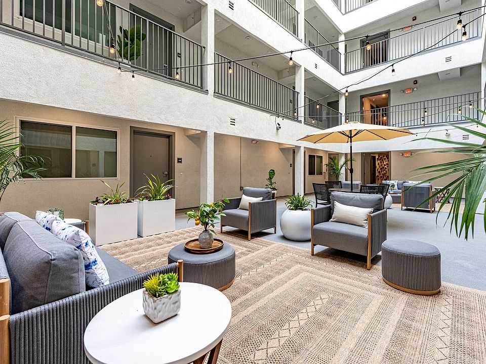 The SECRET in K-Town's spacious and bright courtyard, one of the unique amenities for residents to enjoy