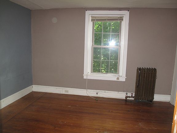 LArge bedroom with 2 closets - can sleep 2.