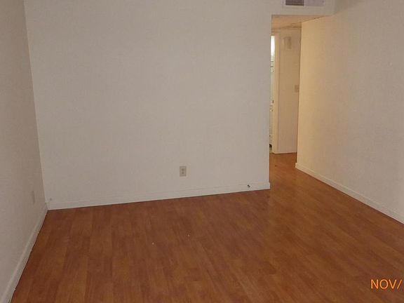 2nd image of 11941 Runnymede St