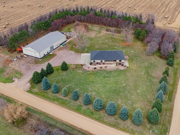 48792 261st St, Valley Springs, SD 57068