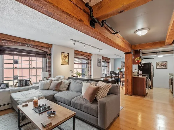 240 Jackson St APT 330, Lowell, MA 01852