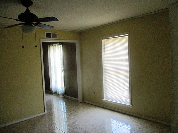 3rd image of 6059 Elk Grove Dr