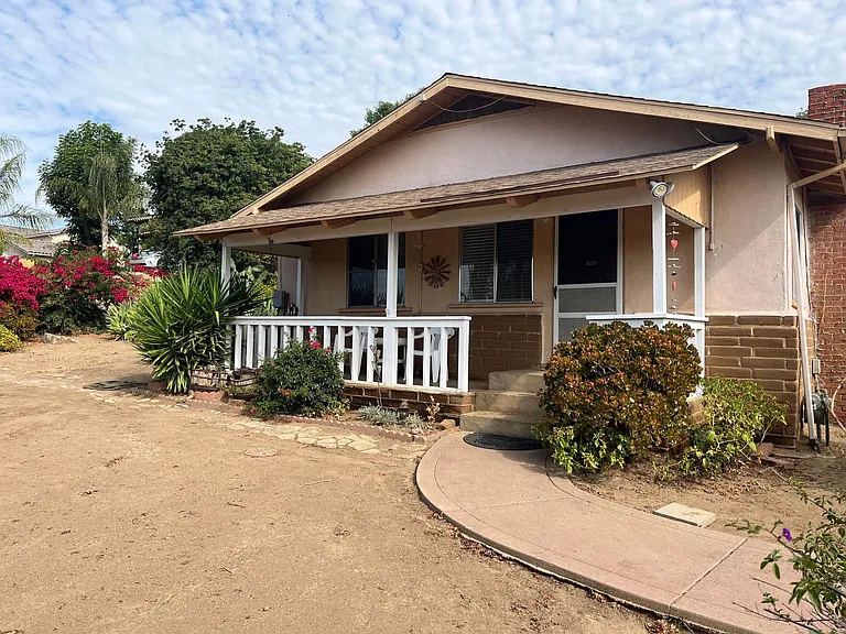 3130 Las Palmas Ave — Photo 8