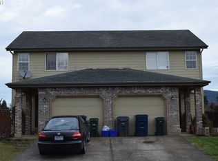 726 N Cloverleaf Loop, Springfield, OR 97477