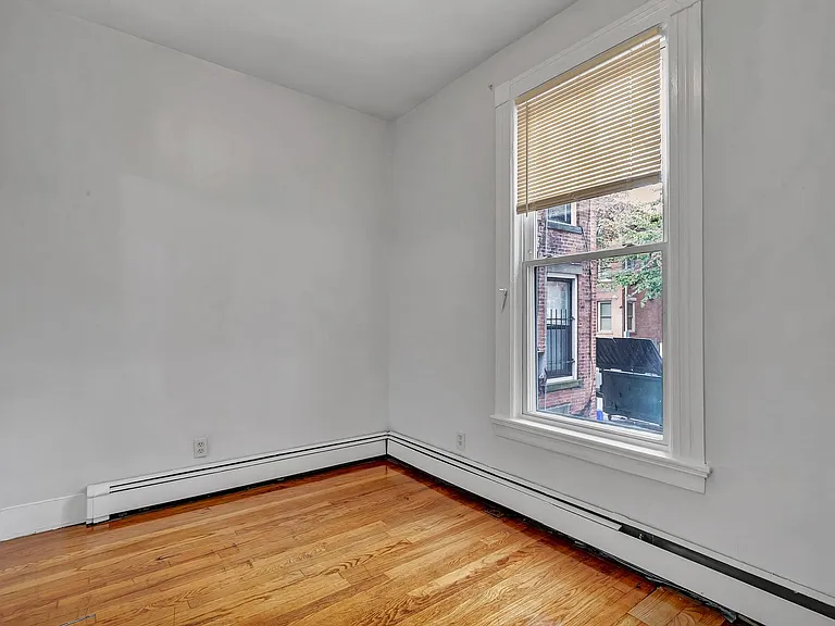 350 Elm St — Photo 7