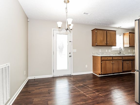 5th image of 1120 Flowers Ct