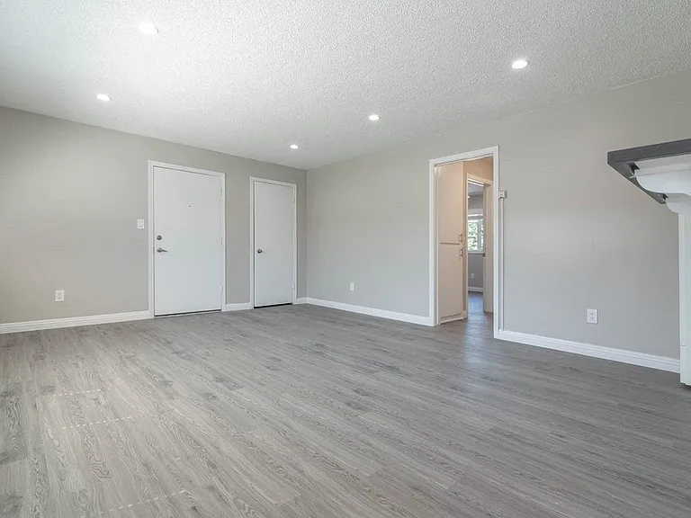 Citrus Court — Photo 13