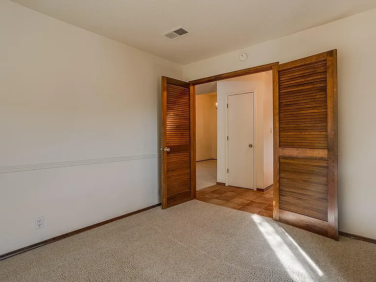 10405 Camino Del Oso NE — Photo 6