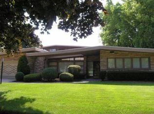 2310 Chestnut St, Waukegan, IL 60087