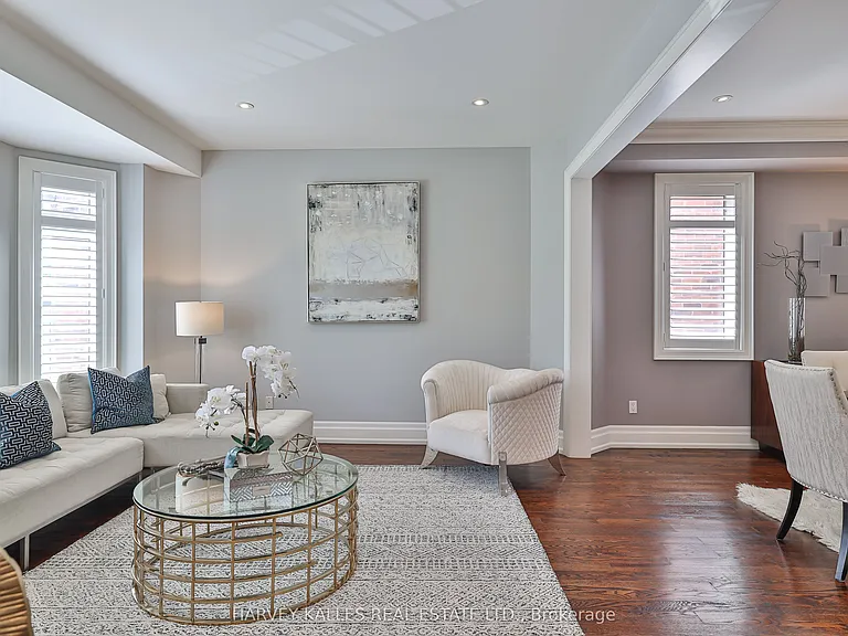 44 Churchill Ave — Photo 6