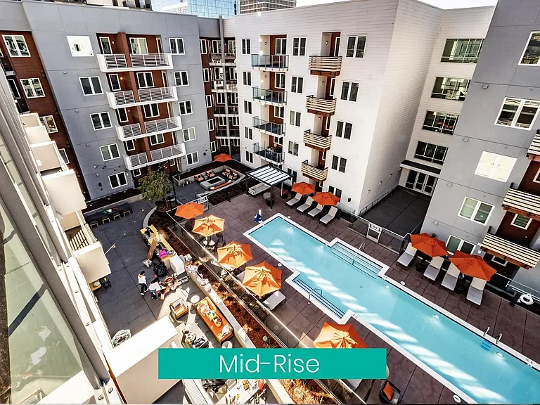Capitol Towers - Luxury Midrise — Photo 20