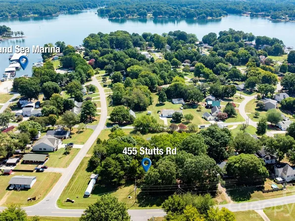 455 Stutts Rd, Mooresville, NC 28117
