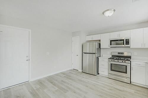 5th image of 270 Marriott Dr