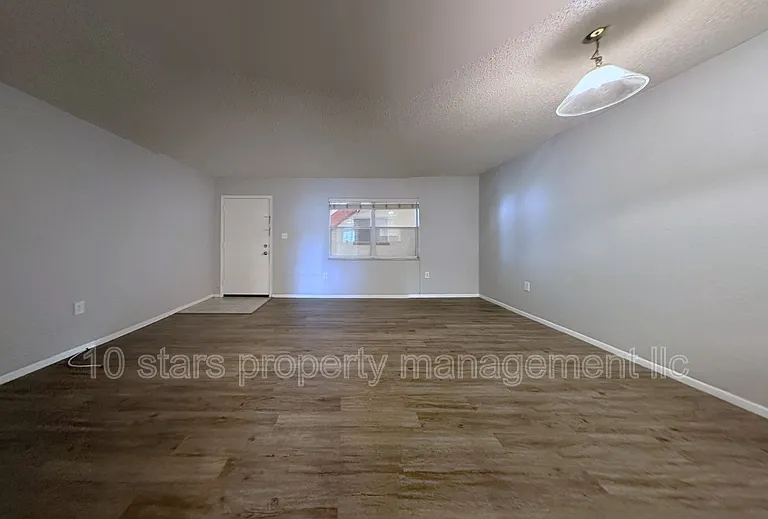 4725 39th Ave N #104 — Photo 13