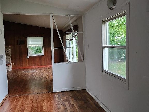 3rd image of 5005 Delray Dr