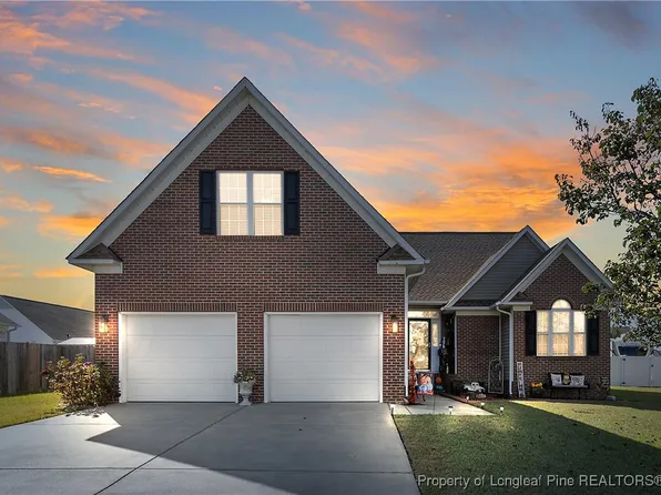 1024 Greenhouse Dr, Hope Mills, NC 28348