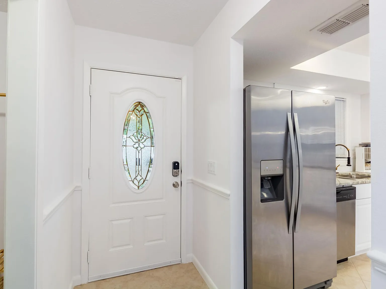 4 bed, 2152 sqft, $3,500 — Photo 4