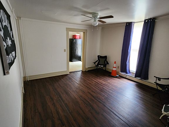 3rd image of 27 W Bainbridge St