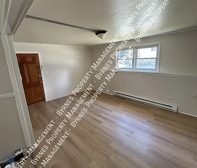 148 Charlton St #C — Photo 1