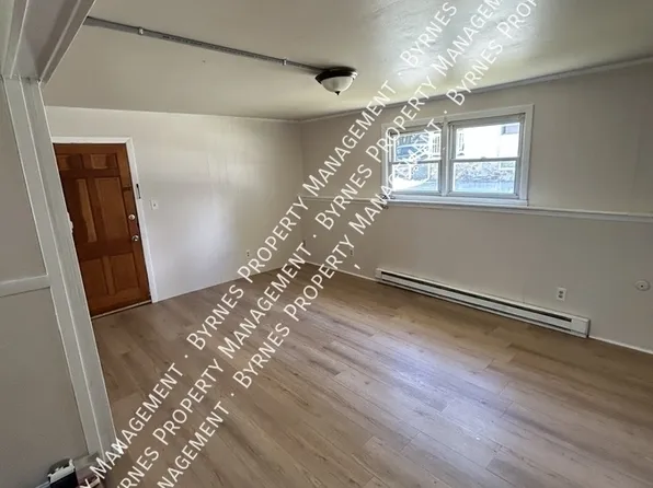 148 Charlton St #C, Southbridge, MA 01550