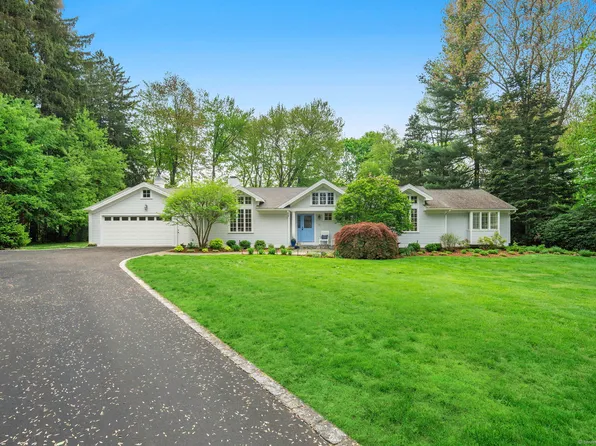 43 Green Meadow Lane, New Canaan, CT 06840