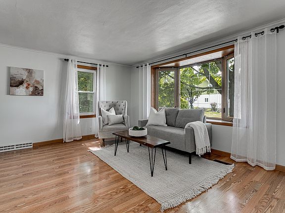 5th image of 326 S Summit St