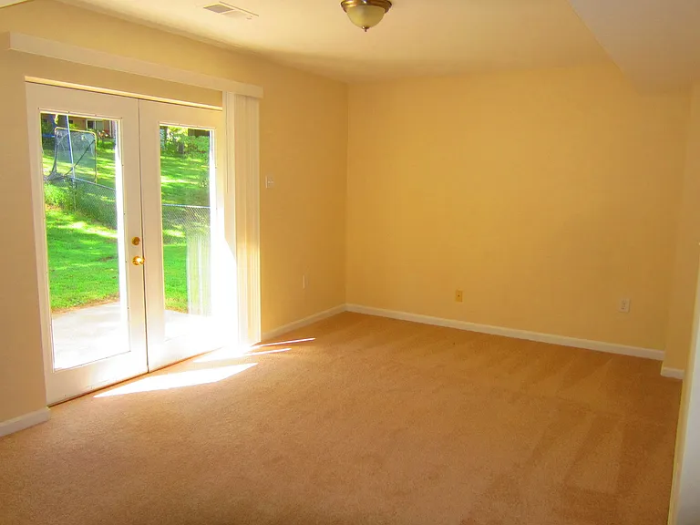 4898 Wheatstone Dr — Photo 15