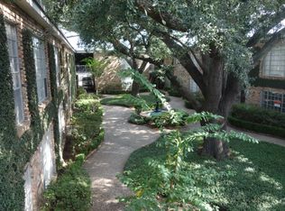2101 Fountain View Dr APT 68, Houston, TX 77057