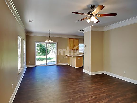 4th image of 1045 Kings Mountain Ln