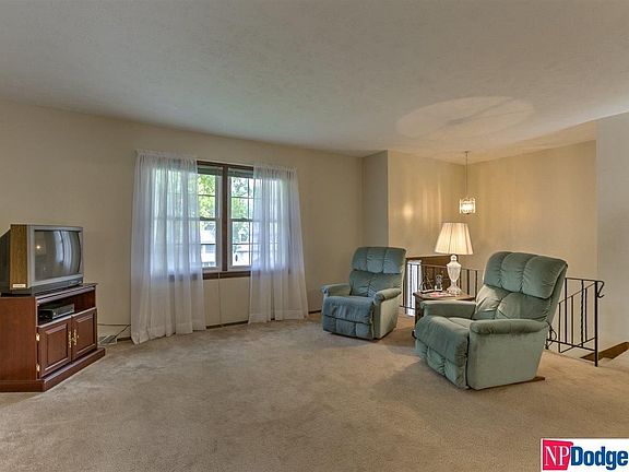 5th image of 3207 Leawood Dr