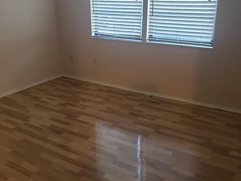 128 Camphor Cir #B — Photo 11