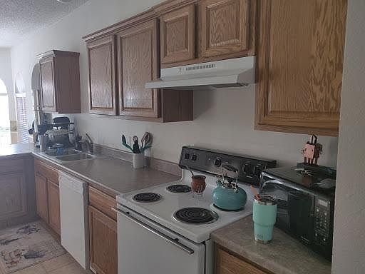 5th image of 512 N Iola Ave