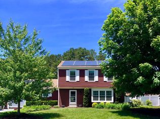 11 Old Farm Rd, Sicklerville, NJ 08081