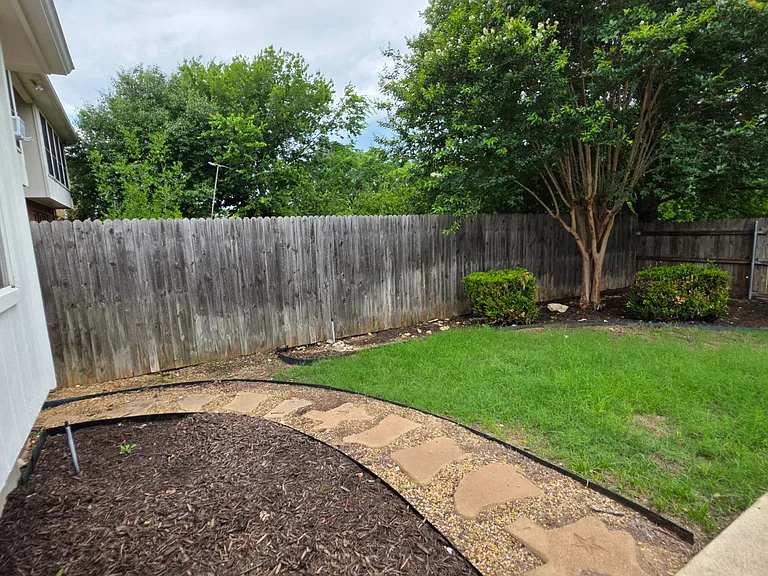 1268 Topeka Dr — Photo 36