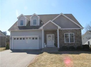 9 Adenas Walk, Glastonbury, CT 06033