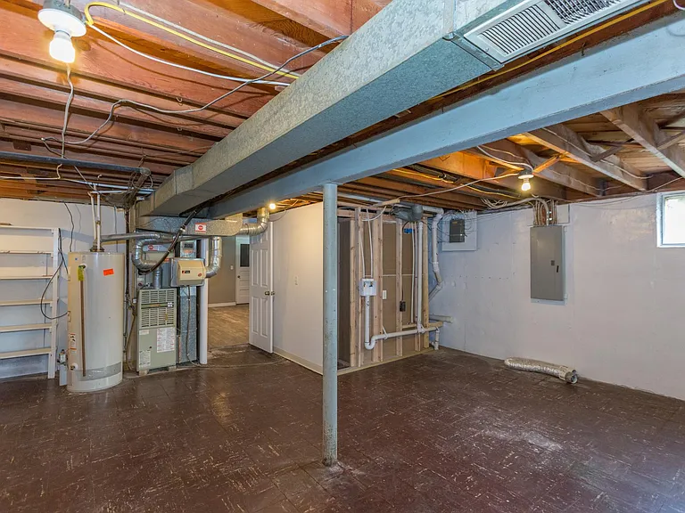 7001 NW Coronado St — Photo 38
