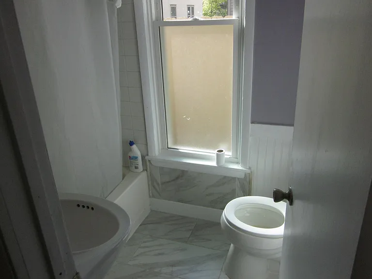 412 W 26th St #1 — Photo 9