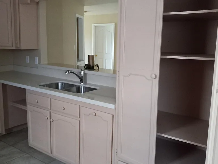 109 E Dominion Dr #B — Photo 7