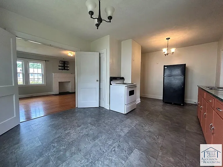 1118 Oakgrove Ave — Photo 6