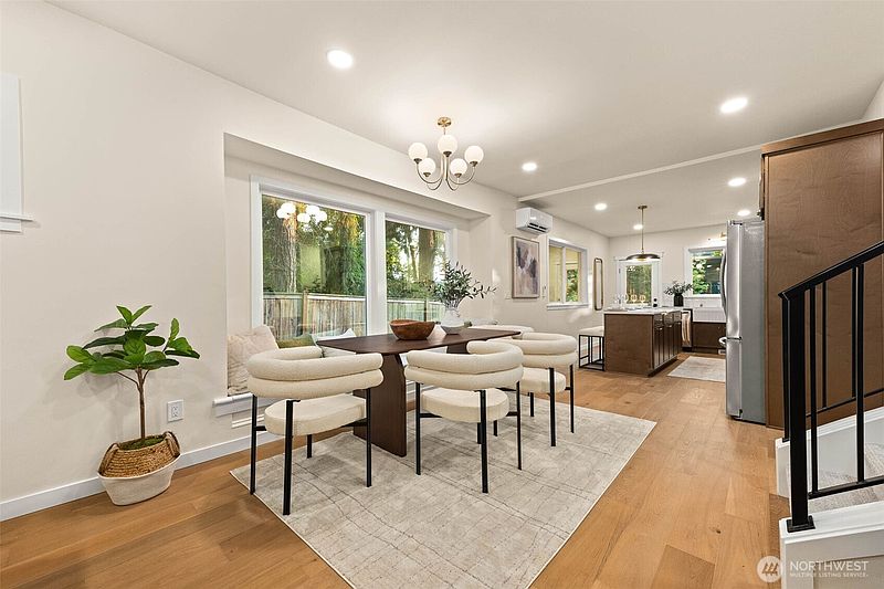5th image of 10733 Interlake Avenue N