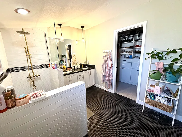2235 E Monterey Way — Photo 24